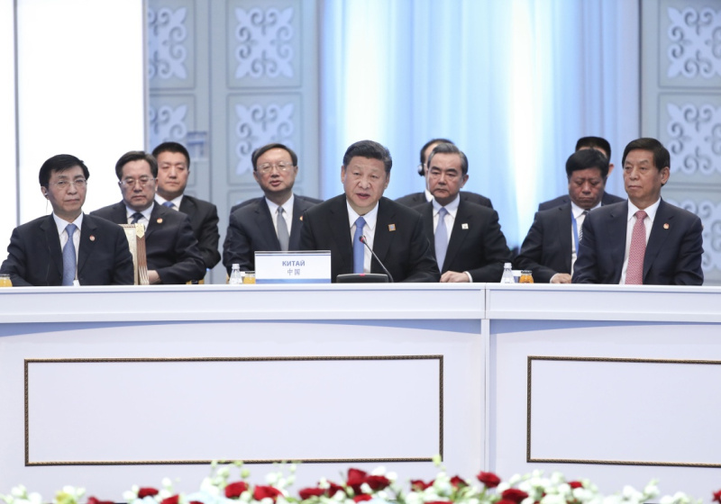 6月9日,国家主席习近平在哈萨克斯坦首都阿斯塔纳出席上海合作组织成员国元首理事会第十七次会议并发表重要讲话。